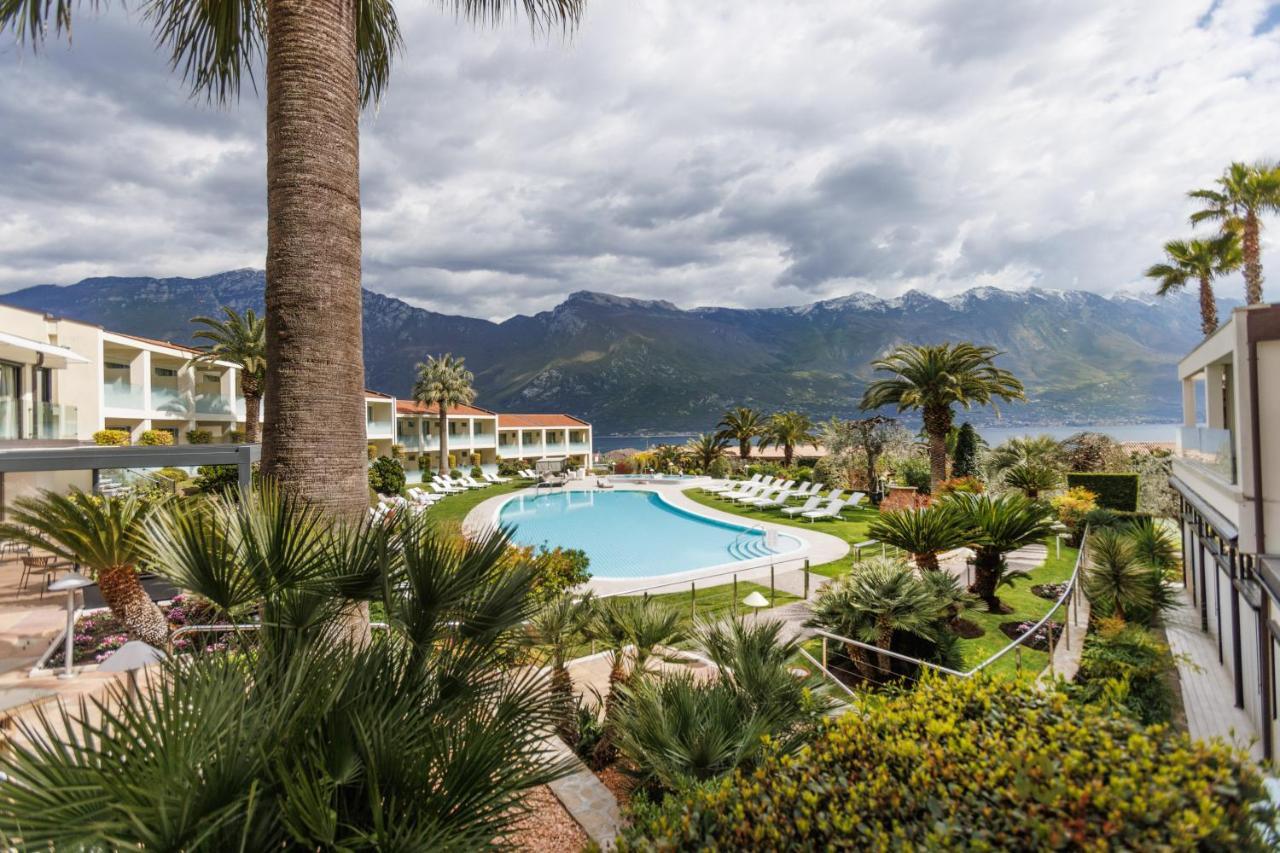 Park Hotel Imperial Limone sul Garda Esterno foto The hotel's swimming pool