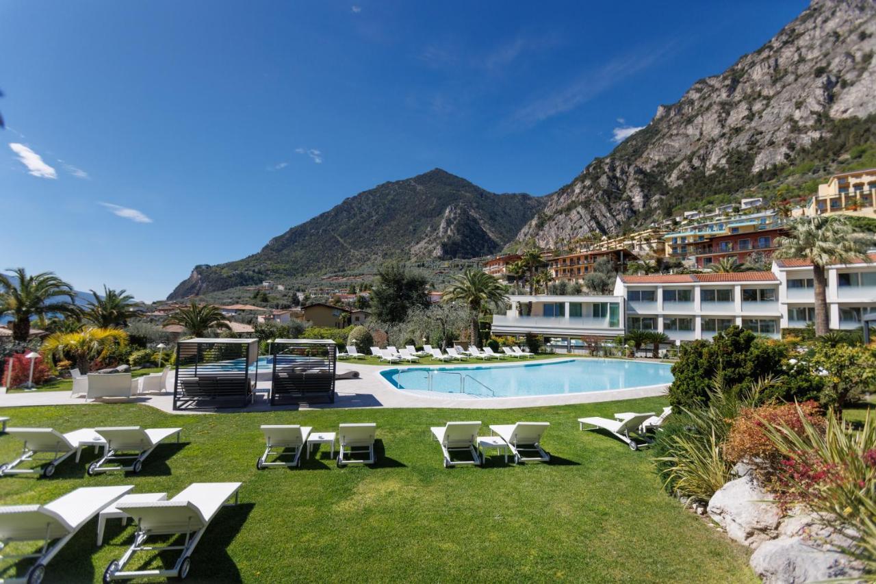 Park Hotel Imperial Limone sul Garda Esterno foto The resort's pool