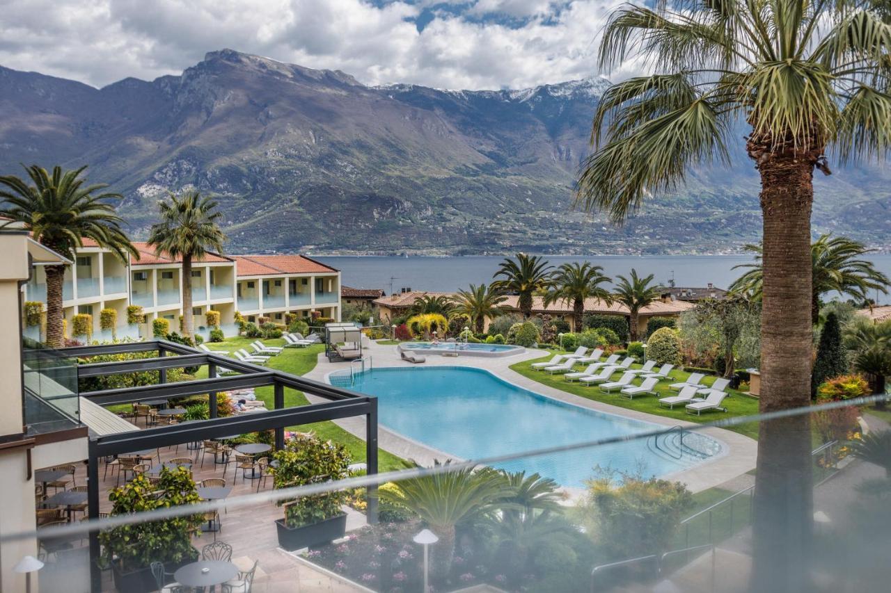 Park Hotel Imperial Limone sul Garda Esterno foto The swimming pool at the hotel